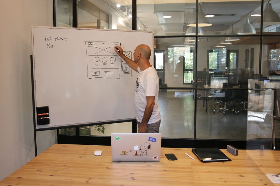 Lehrkräfte und Lernmaterialien für die UX/UI Design Ausbildung in Düsseldorf